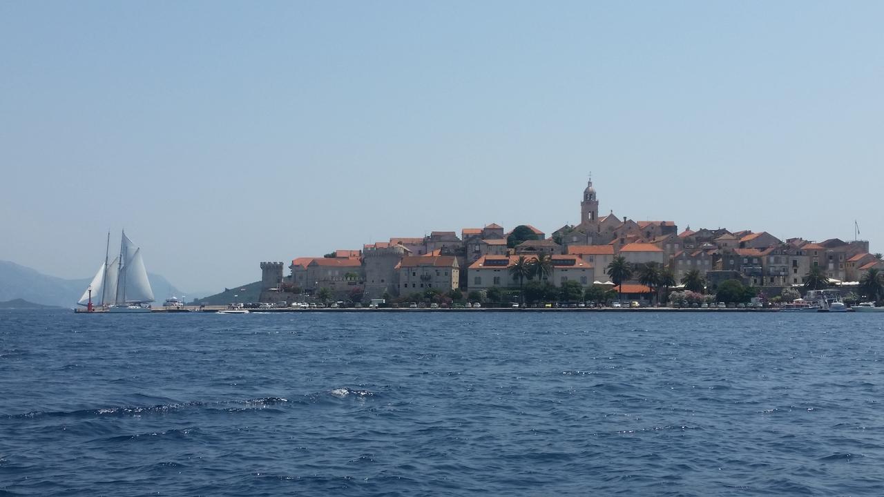Villa Jade Apartments Front Row Sea View - Walk To Korcula Old Town Medvinjak Εξωτερικό φωτογραφία