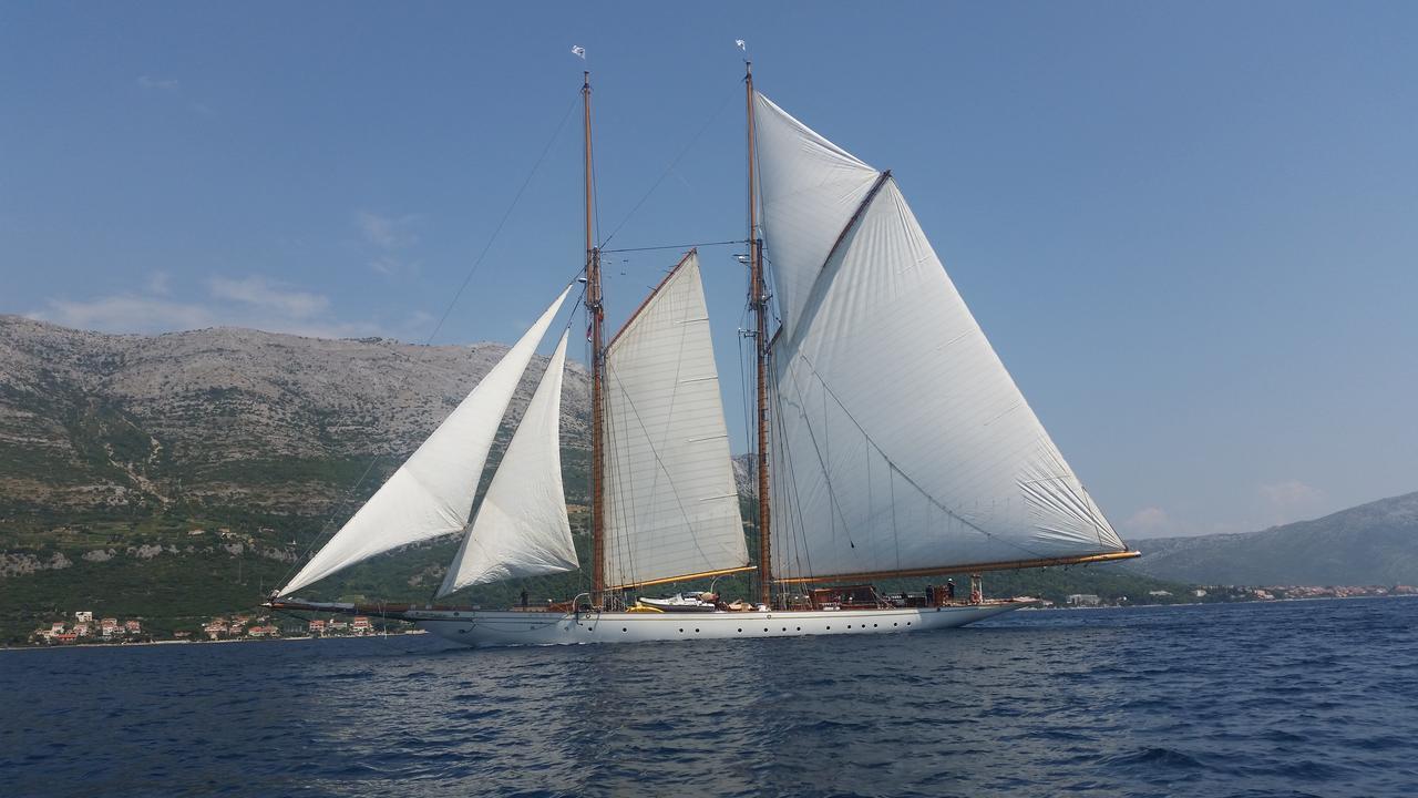 Villa Jade Apartments Front Row Sea View - Walk To Korcula Old Town Medvinjak Εξωτερικό φωτογραφία