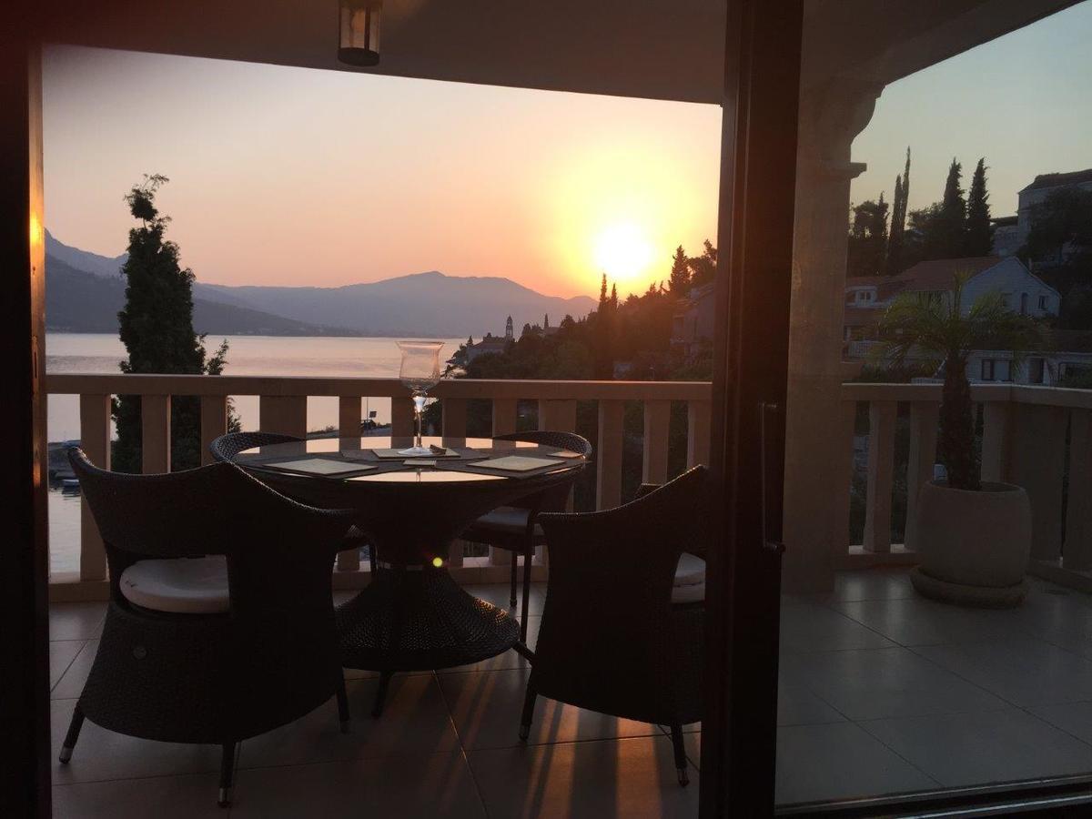Villa Jade Apartments Front Row Sea View - Walk To Korcula Old Town Medvinjak Εξωτερικό φωτογραφία
