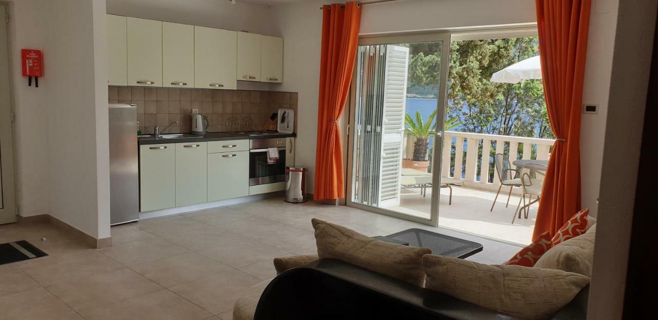 Villa Jade Apartments Front Row Sea View - Walk To Korcula Old Town Medvinjak Εξωτερικό φωτογραφία